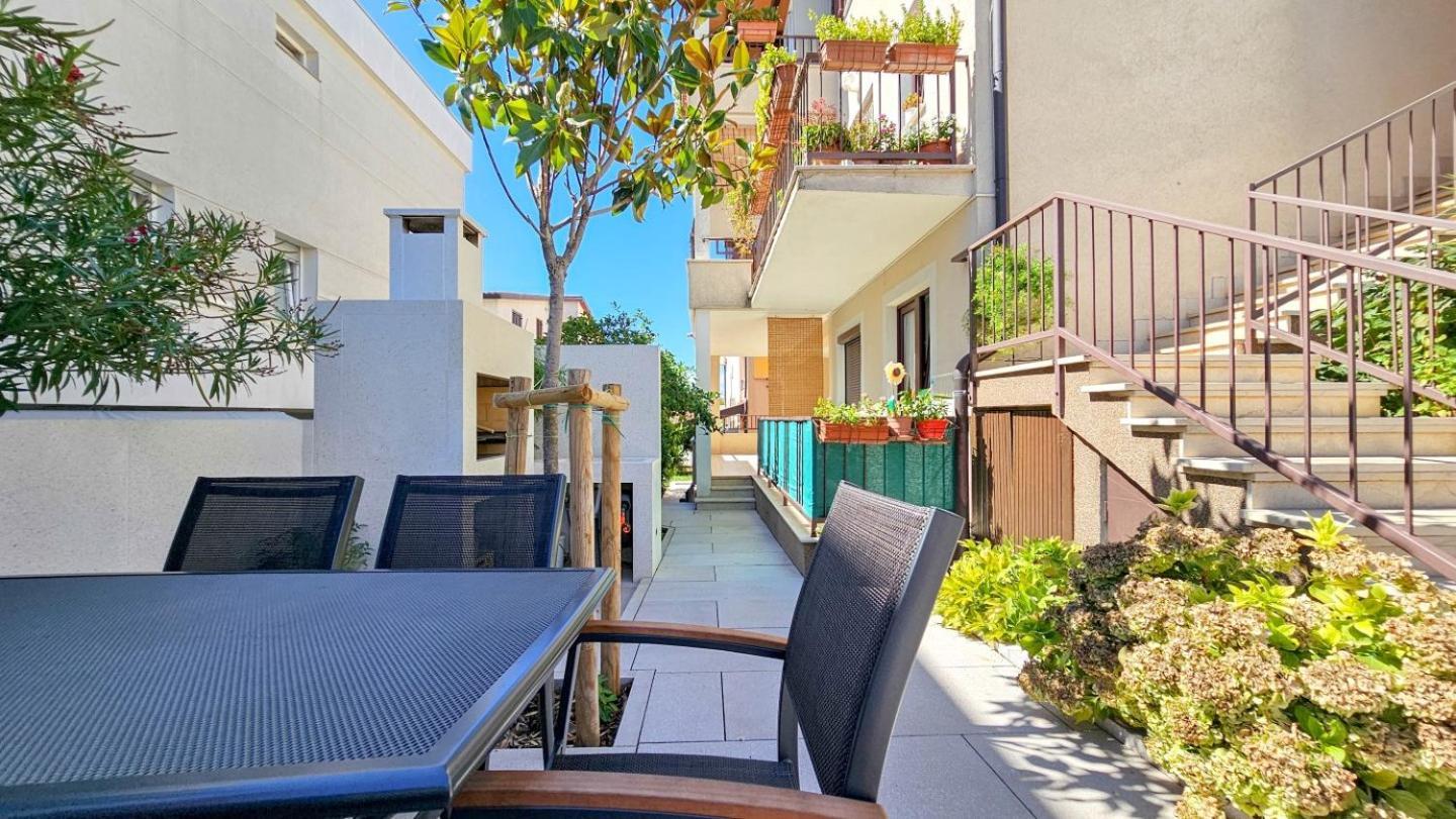 Maja One Apartment Novigrad  ภายนอก รูปภาพ