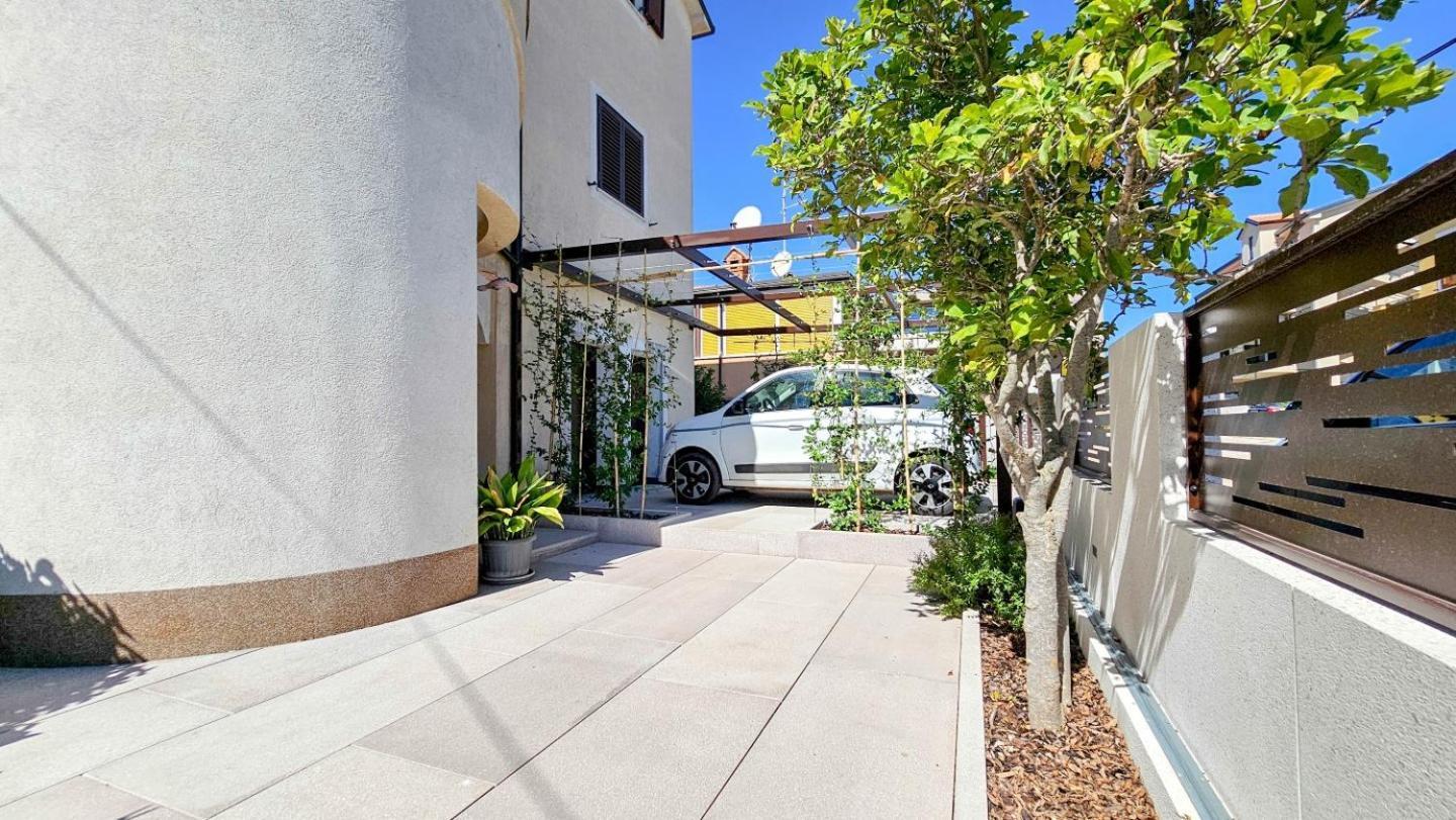 Maja One Apartment Novigrad  ภายนอก รูปภาพ
