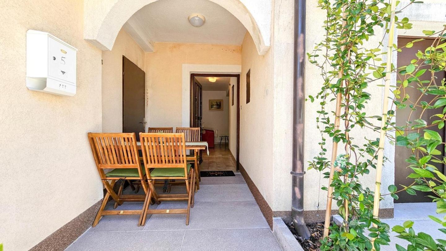 Maja One Apartment Novigrad  ภายนอก รูปภาพ