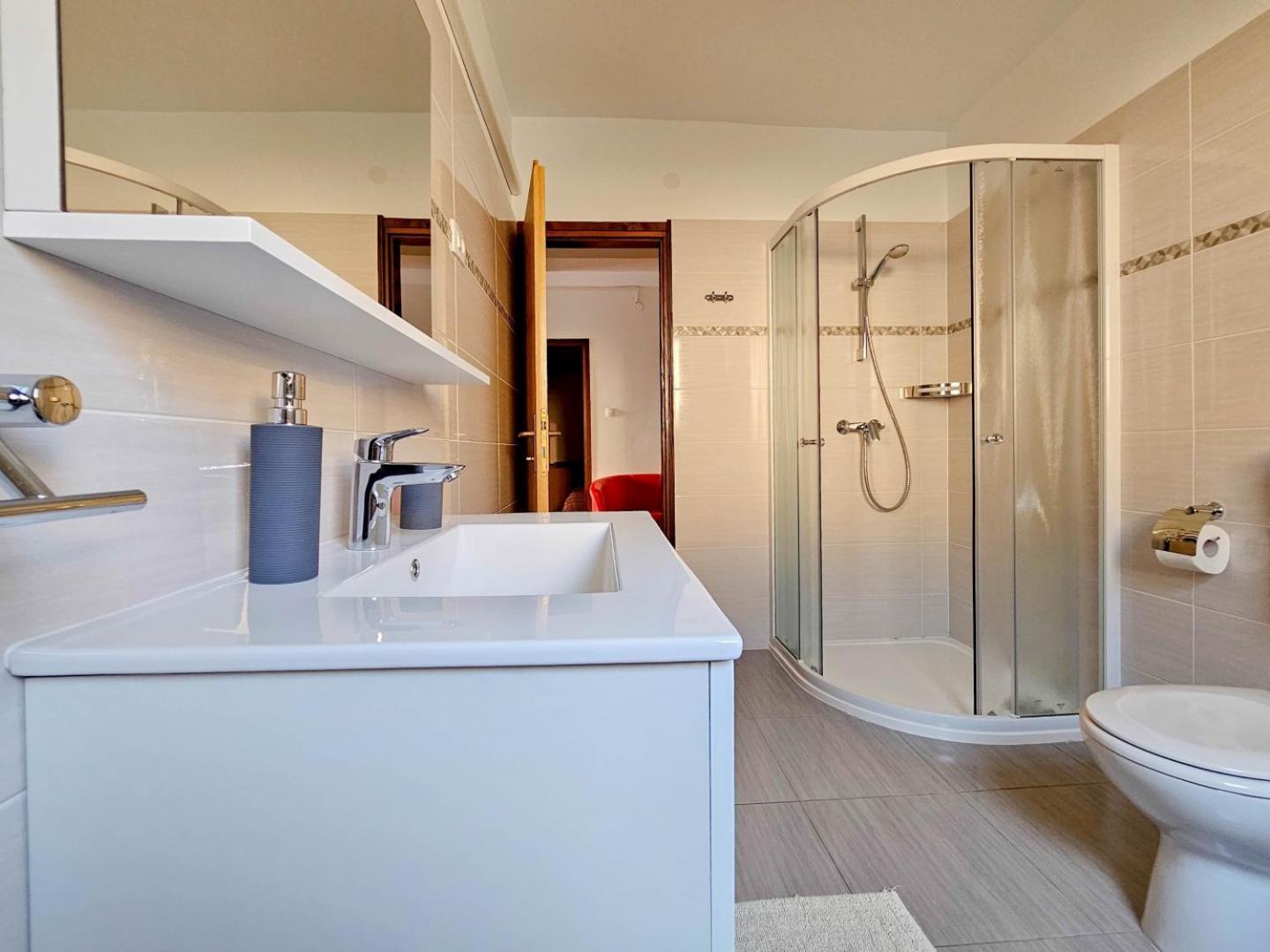 Maja One Apartment Novigrad  ภายนอก รูปภาพ