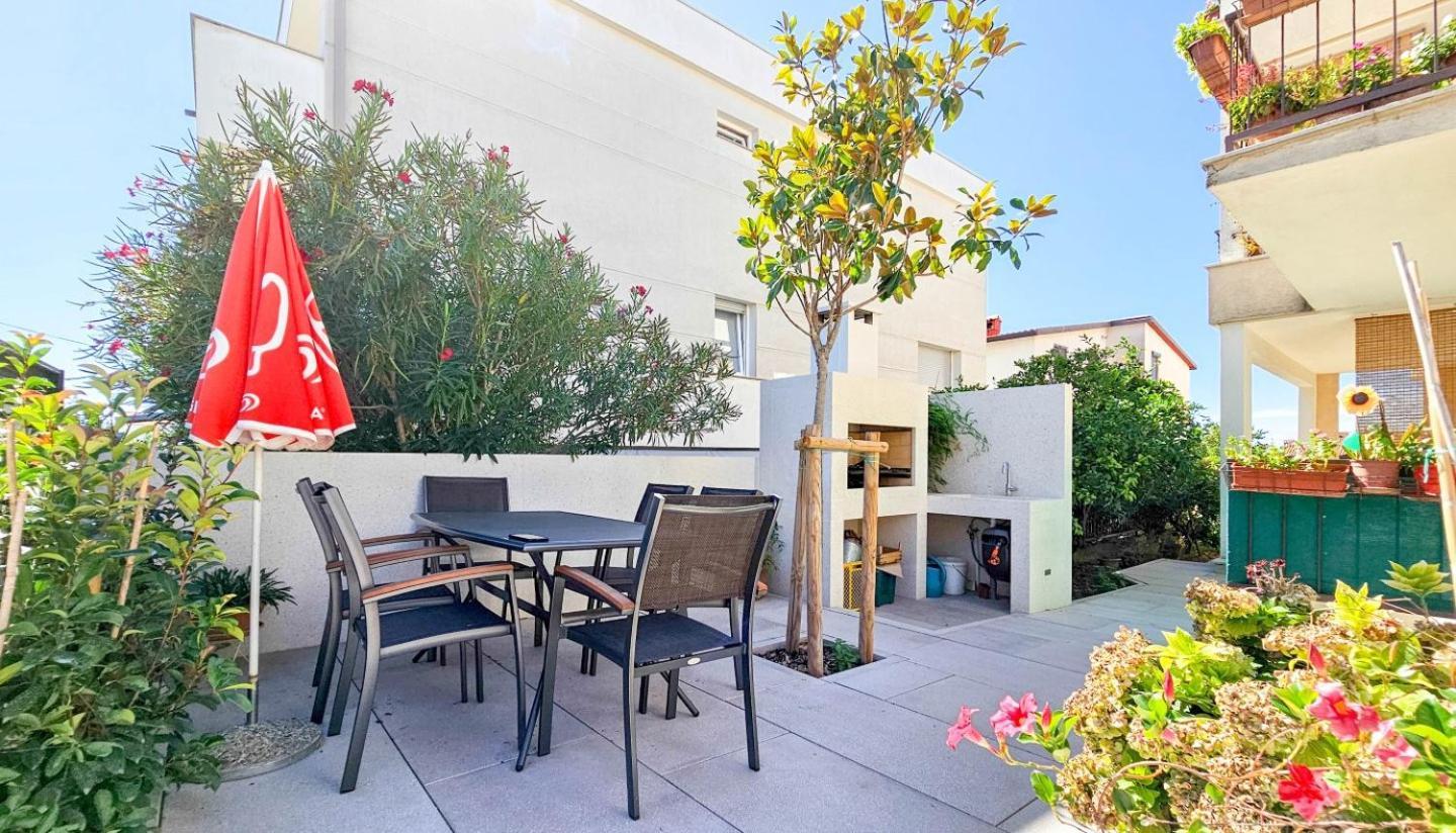 Maja One Apartment Novigrad  ภายนอก รูปภาพ
