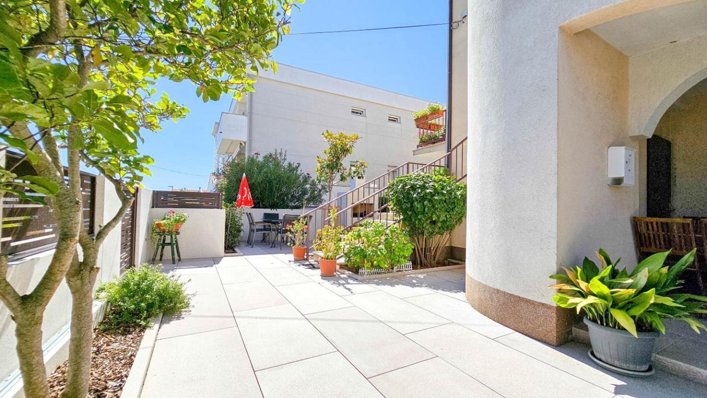 Maja One Apartment Novigrad  ภายนอก รูปภาพ